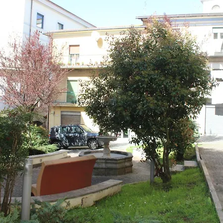 Valmontone Central Apartment شقة *